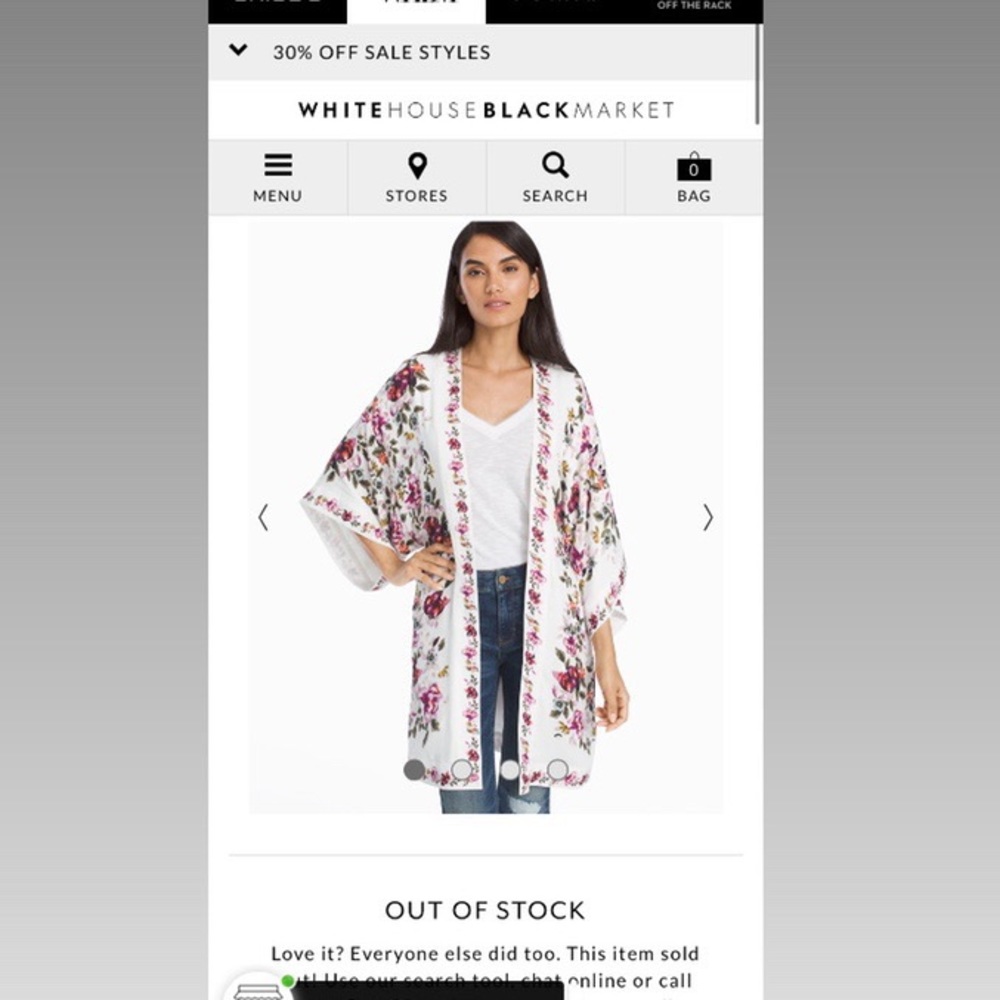 White House Black Market floral silky robe/ Kimono💙